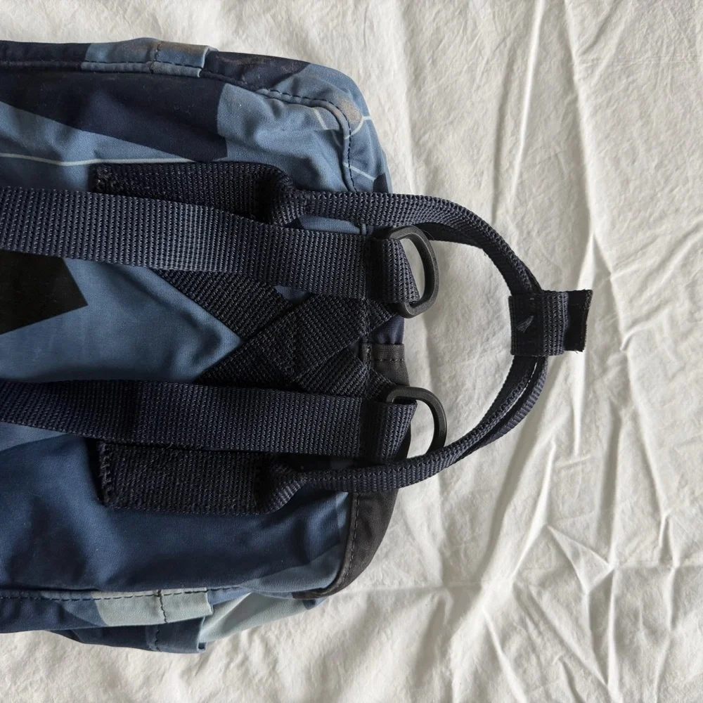 Fjallraven Kanken Art Mini Backpack in Ocean Deep‎